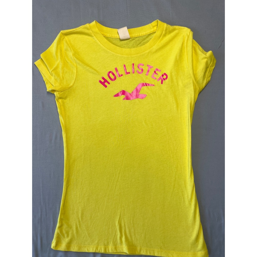 Hollister Womens Graphic Tee Yellow Pink Logo Short Sleeve Crew Neck Shirt M